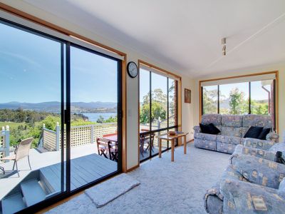 82 Graces Road, Glaziers Bay
