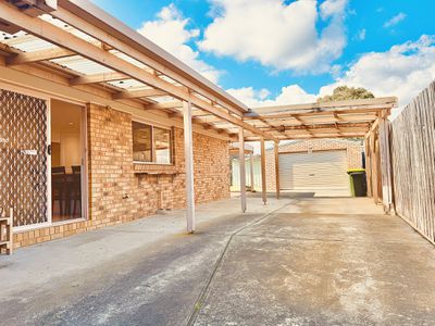 8 Lido Court, Epping