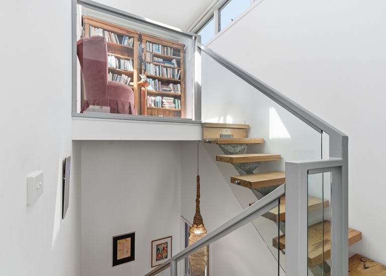 8 Aquarius Court, Portland North