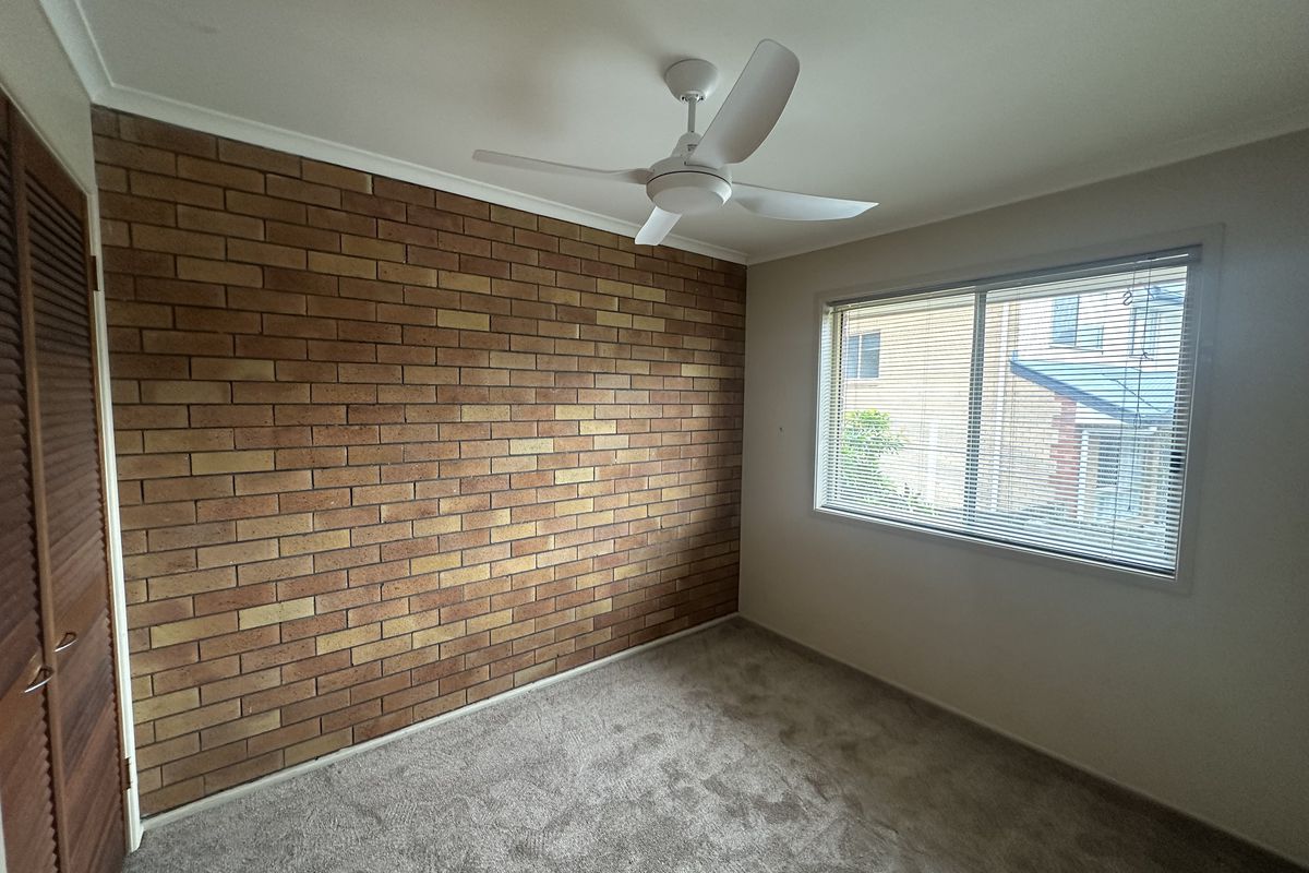 1 / 5 Woodford Street, Holland Park West