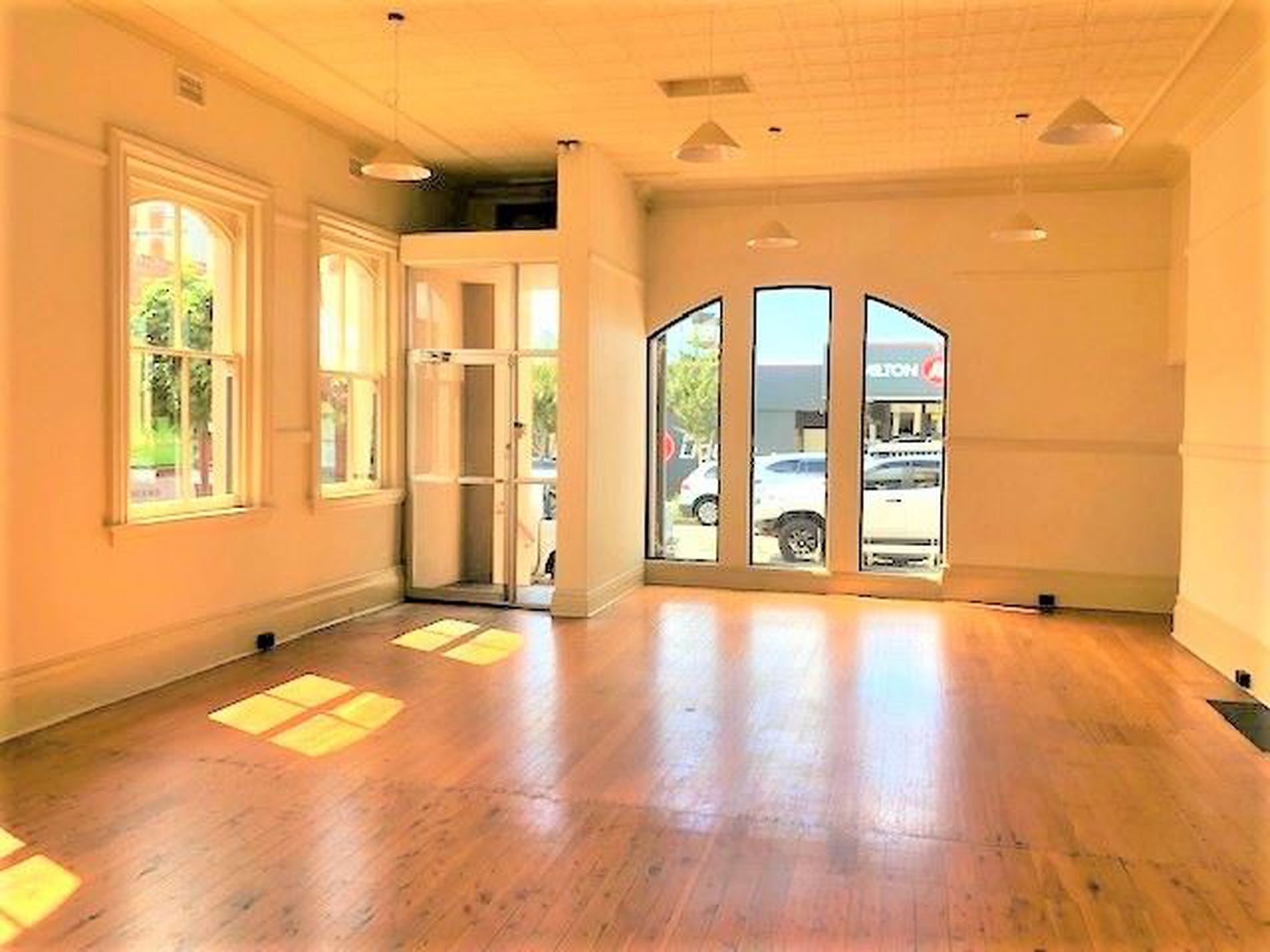 1 / 107 Princes Highway, Milton