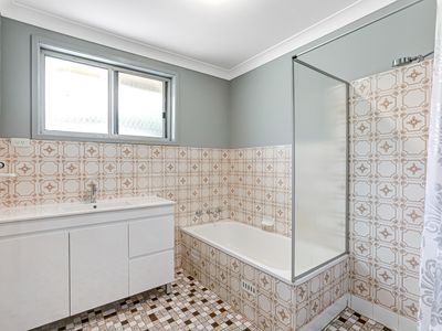 10 Wyreema Avenue, Charmhaven
