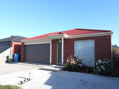 4 Bellbrae Crescent, Cranbourne West