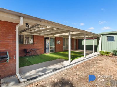 6 Peake Court, Ascot