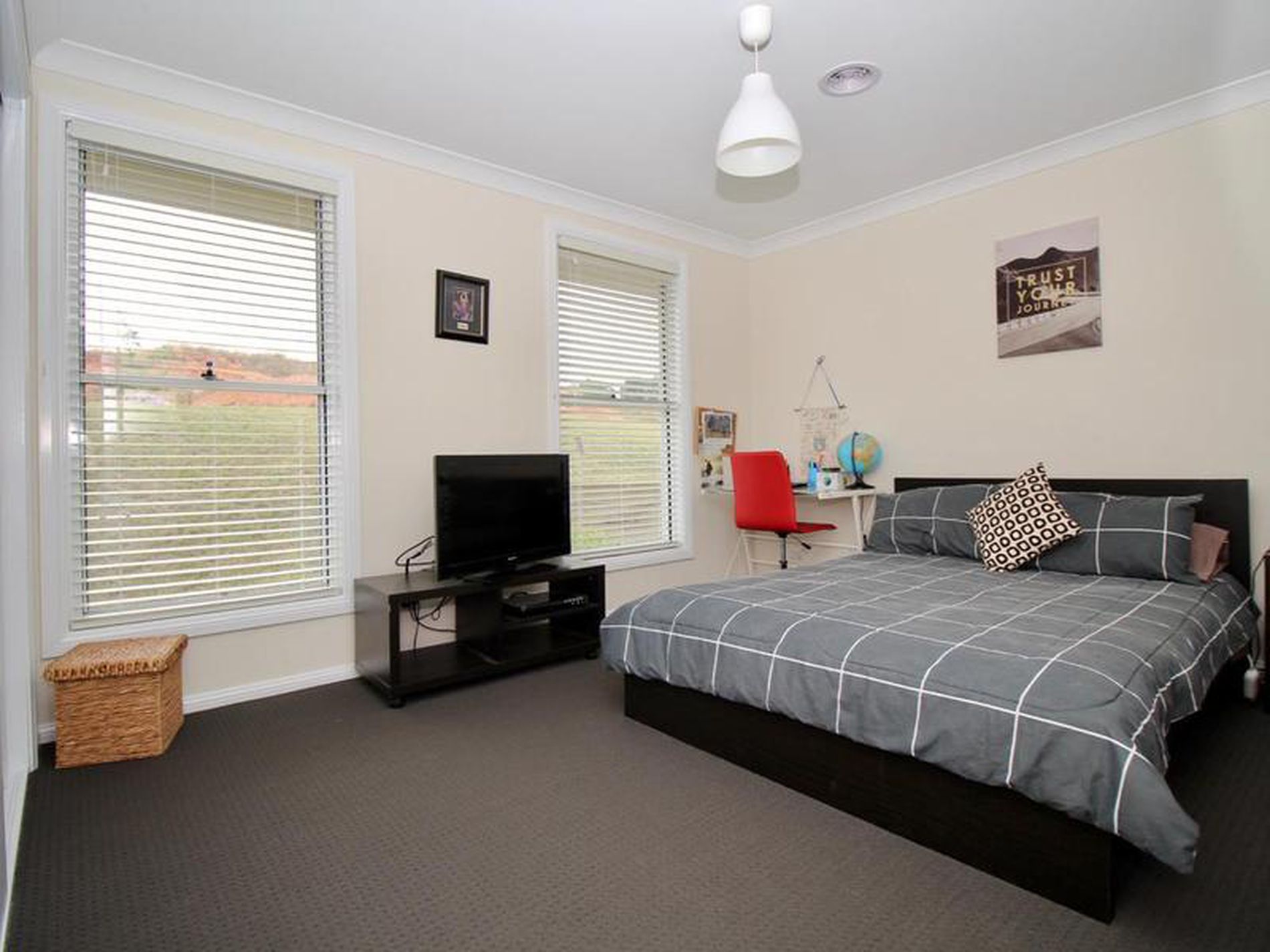 60 James Barnet Drive, Kelso