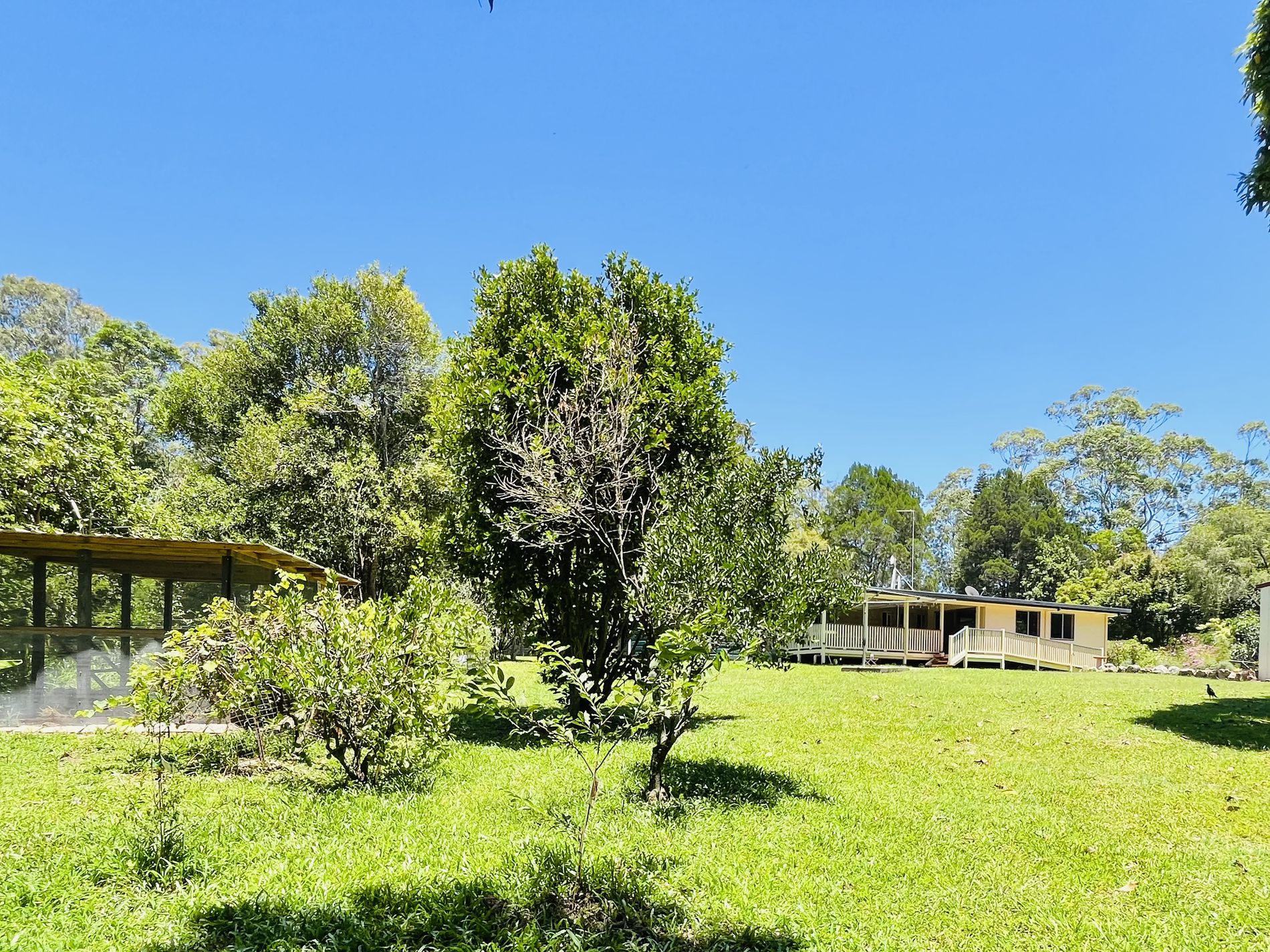 77 Summit Road, Pomona