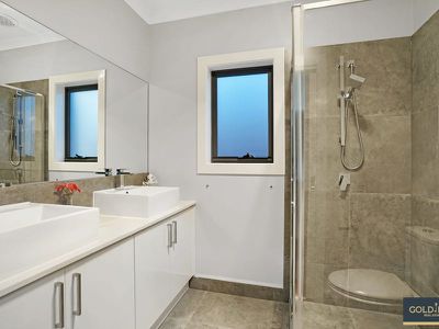 33 Lispenard Circuit, Point Cook