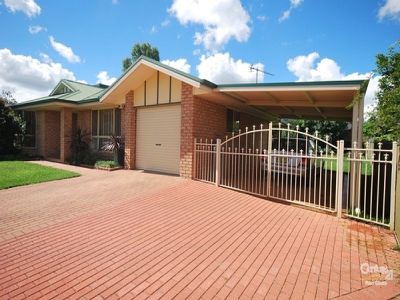 9 Plover Close, Dubbo