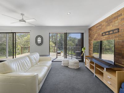 1 / 13 Royal Palm Court, Southport