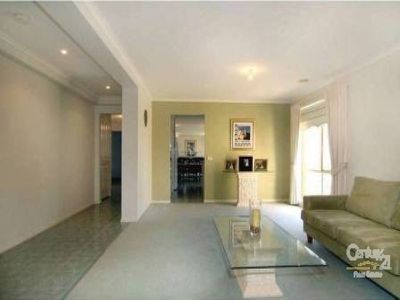 8 Chauncy Way, Lynbrook