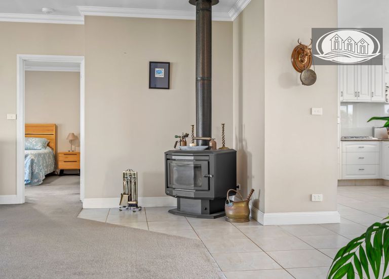 231 Golf Course Road, Heywood