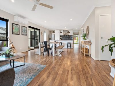 19 Whimbrel Avenue, Upper Coomera