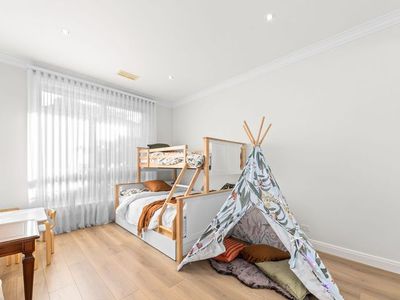 1 / 48 Langmore Lane, Berwick