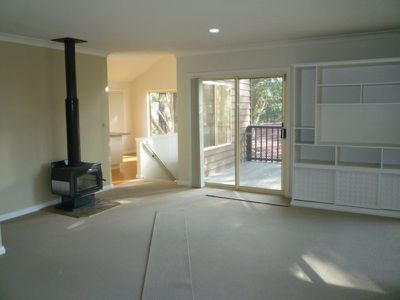 21 Ross Avenue, Narrawallee