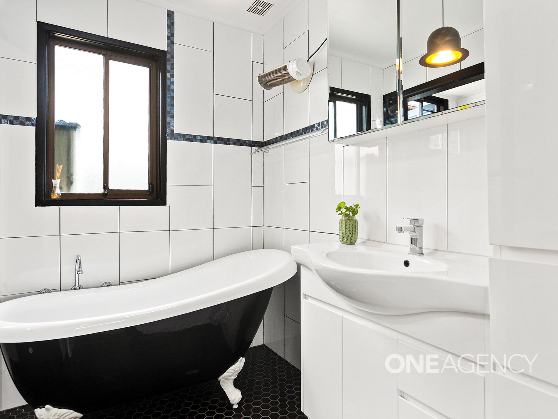 4 Barton Street, Oak Flats