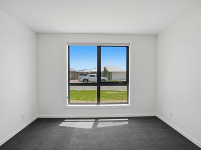 1 / 67 Parkfield Drive, Youngtown