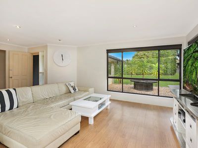 17 Ghost Gum Avenue, Kuluin