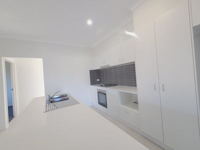 2 Glasspond Street, Chisholm