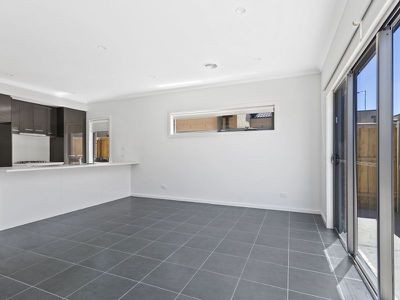 1 / 8 Mountview Drive, Diggers Rest
