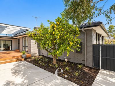 2 Sheeran Crescent, Lara