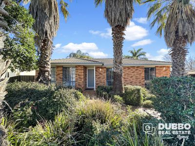 28 John Glenn Place, Dubbo