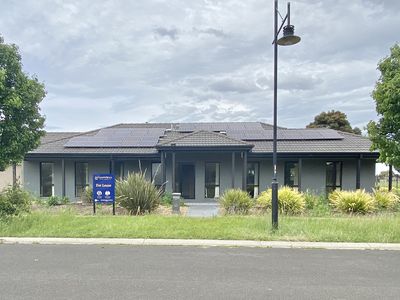 21 Peppertree Drive, Point Cook