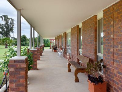 12 Willow Way, Table Top
