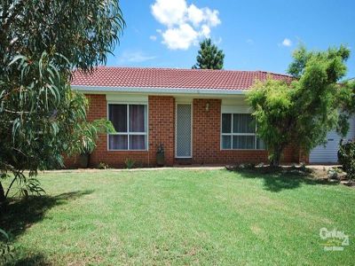 14 Cormorant Crescent, Dubbo