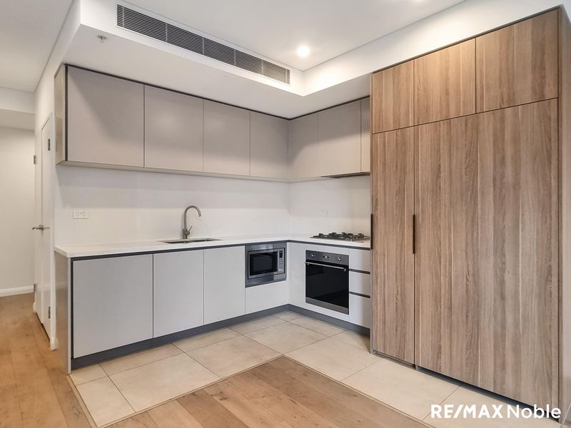 415 / 5 Maple Tree Road, Westmead