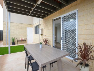 2 / 8 Tali Mews, Karlkurla