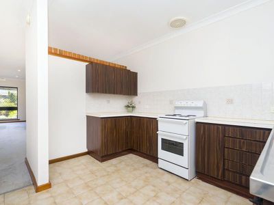 1 / 11 Sprigg Place, Booragoon