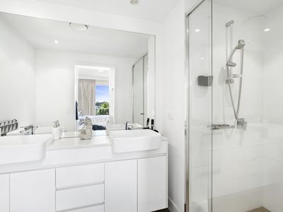 405 / 11 Compass Drive, Biggera Waters