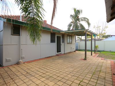35 Boulder Avenue , Ascot