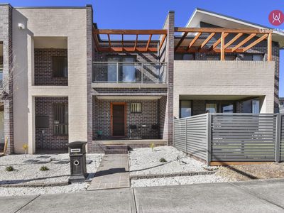 32 Onslow Gardens, Middleton Grange