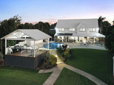 4 Garden Grove, Carrara