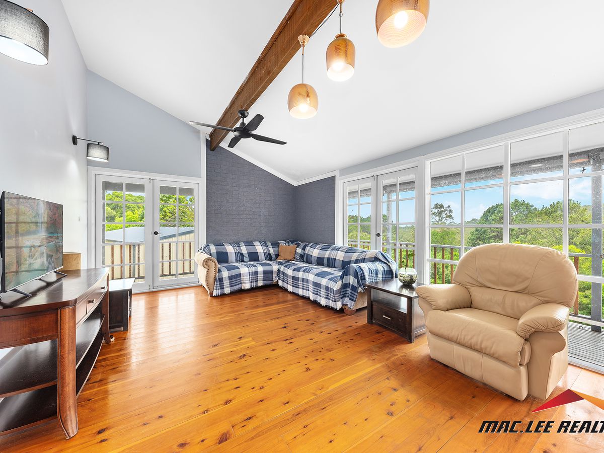 27 Station Road East, Fountaindale