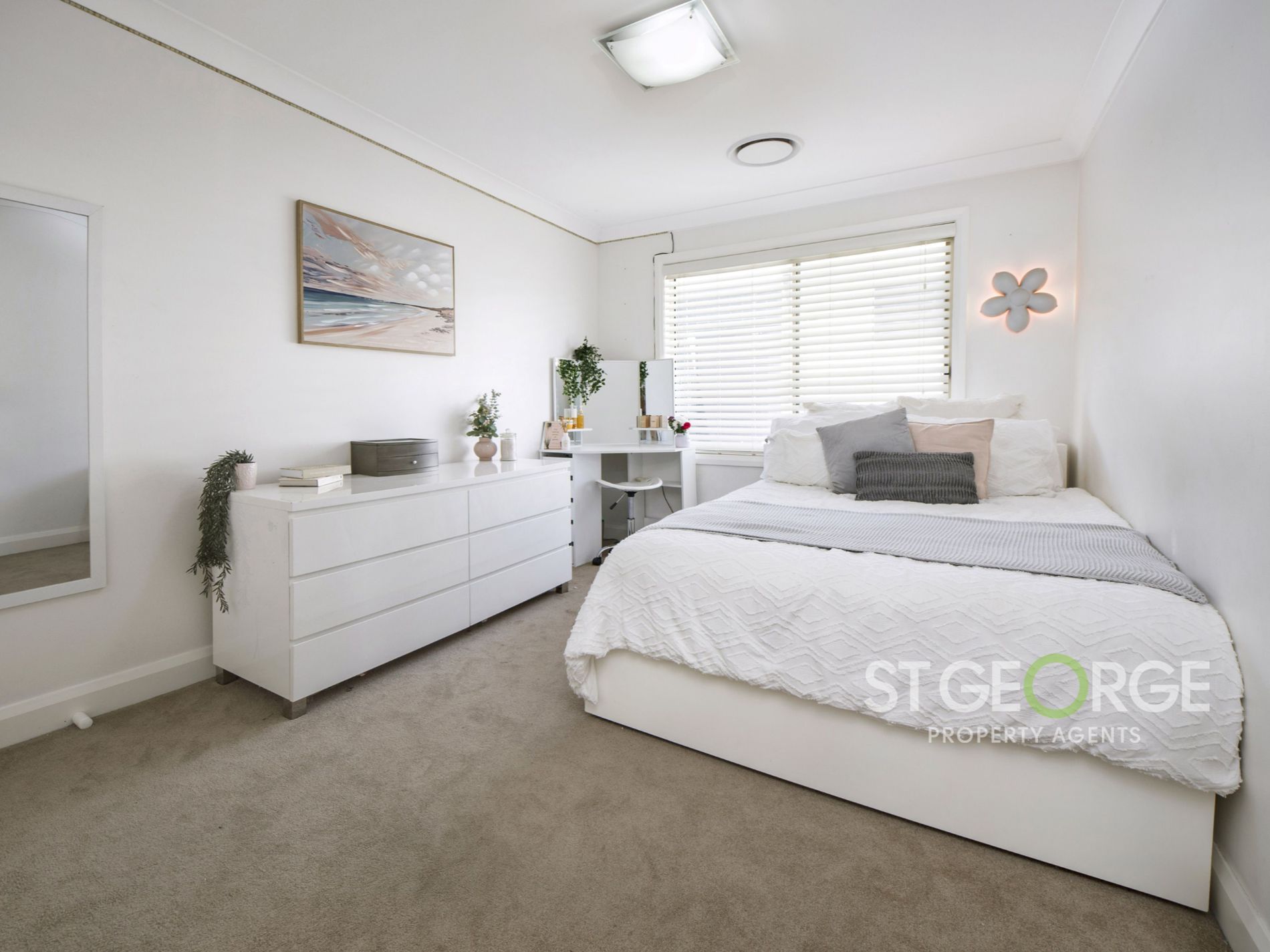 14 Rocklea Crescent, Sylvania