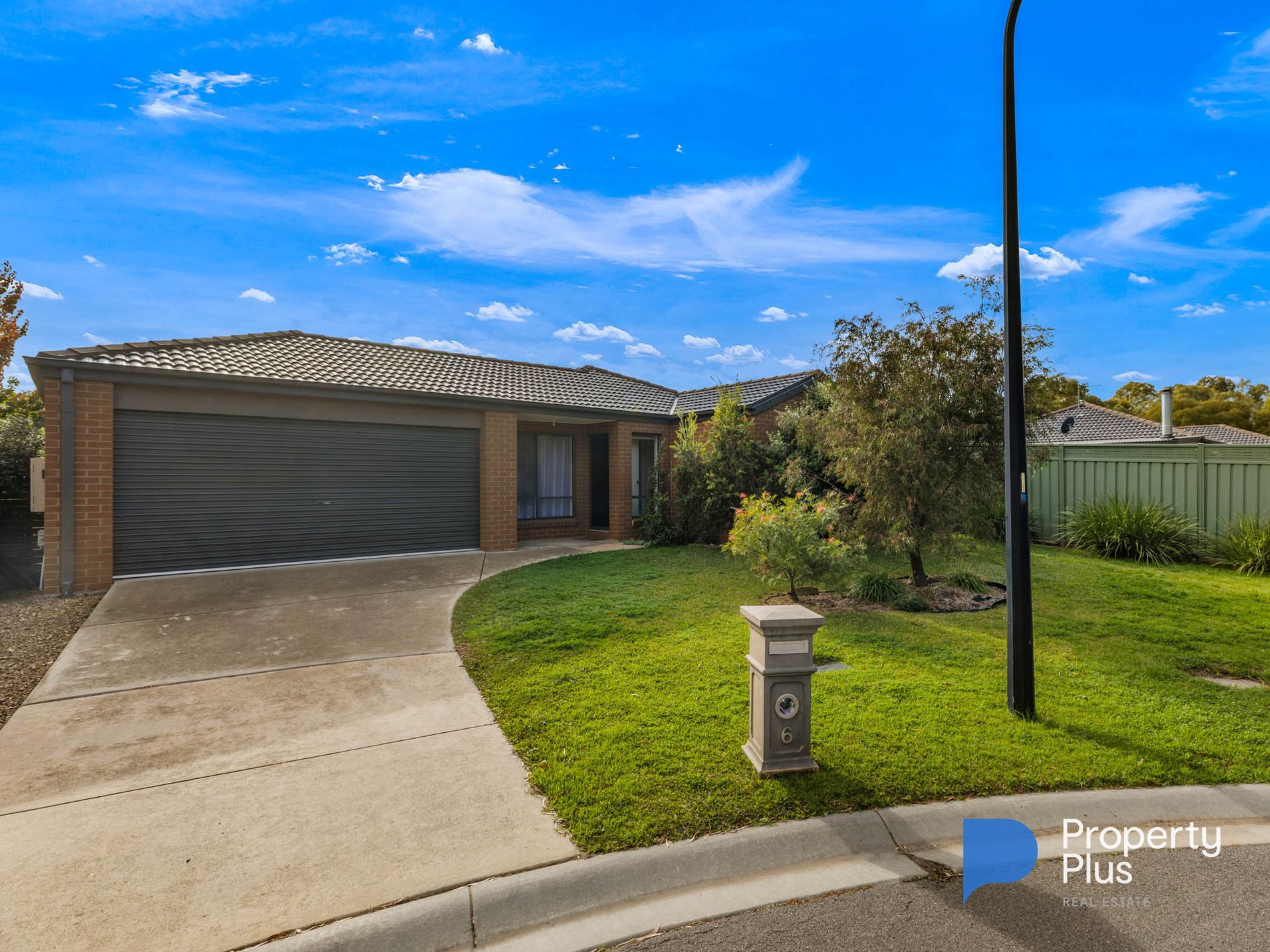 6 Moira Court, Ascot