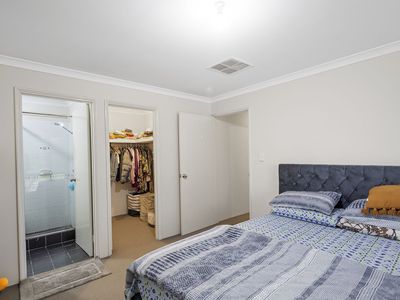 2 / 7 Barfield Road, Hammond Park