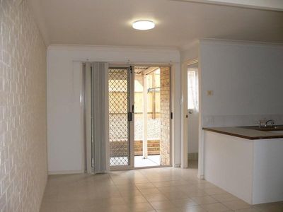 5 / 11 Smith Road, Woodridge