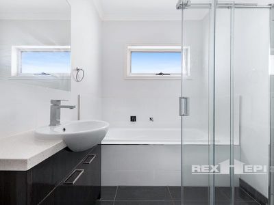8 Pistachio Close, Hampton Park