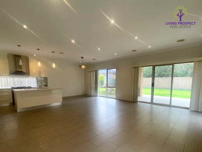 57 Sanctuary Lakes East Boulevard, Point Cook