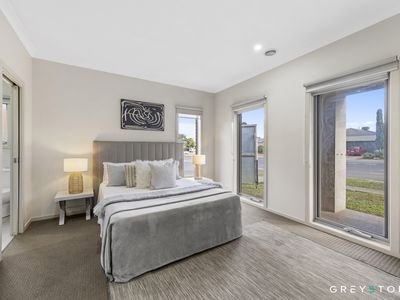 12 City Vista Court, Fraser Rise
