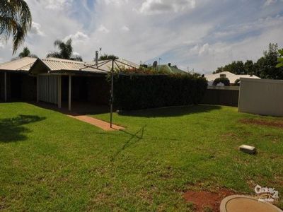 7 Ken McMullen Place, Dubbo