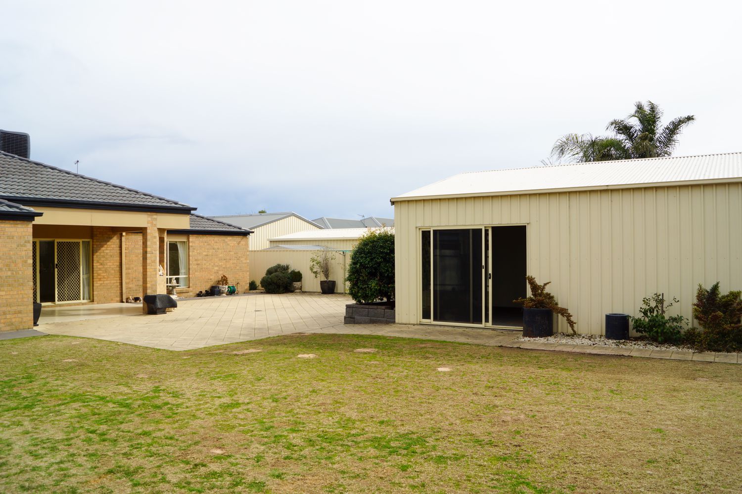 16 Burnett Street, Horsham