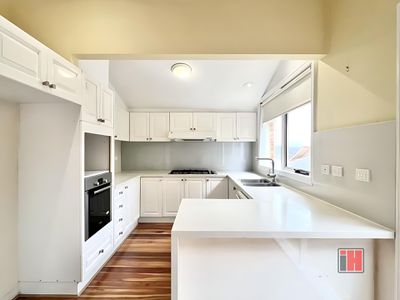 6 Hollyoak Rise, Eltham North