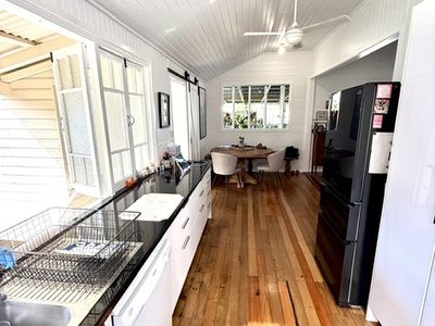 19 Enid Street, Flying Fish Point