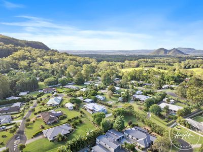 27 Jordana Place, Glass House Mountains
