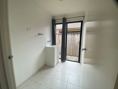 28 Edgevale Way, Tarneit