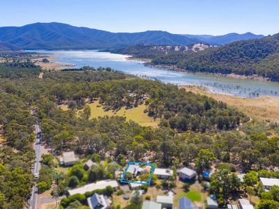 8 Barnetts Road, Howqua Inlet